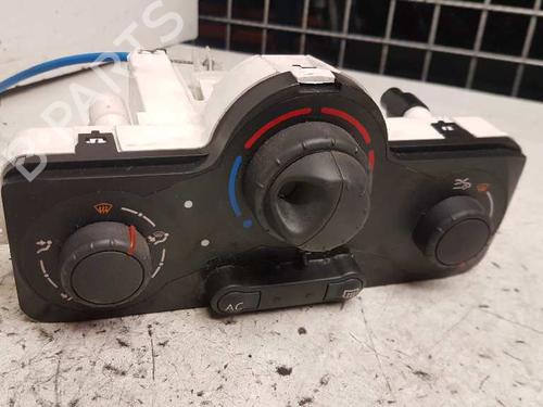 AC Styreenhet / Manøvreringsenhet RENAULT CLIO III (BR0/1, CR0/1) 1.5 dCi (BR17, CR17) (86 hp) 28979775