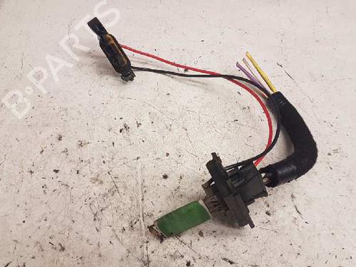 Used Heater resistor RENAULT MEGANE II (BM0/1_, CM0/1_) 1.5 dCi (BM1F, CM1F) (86 hp) 28981112