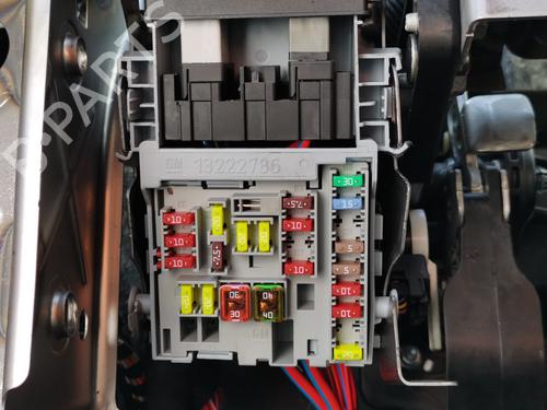 Used Fuse box Fuse box OPEL ASTRA J (P10) 1.7 CDTI (68) (110 hp) 40218284 40218284