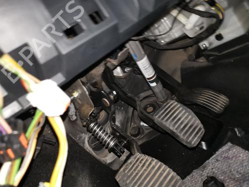 Used Break pedal CITROËN BERLINGO Box Body/MPV (B9) 1.6 HDi 90 4x4 (90 hp) 28985386