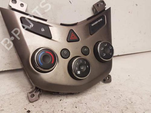 Used Climate control CHEVROLET AVEO Saloon (T300) [2011-2025]  28987640