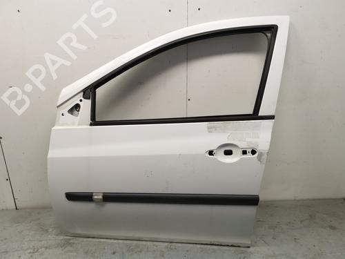 Used Left front door RENAULT CLIO III (BR0/1, CR0/1) 1.5 dCi (75 hp) 28993090