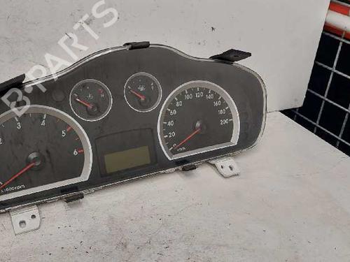Used Instrument cluster HYUNDAI SANTA FÉ I (SM) 2.0 CRDi (113 hp) 28992402