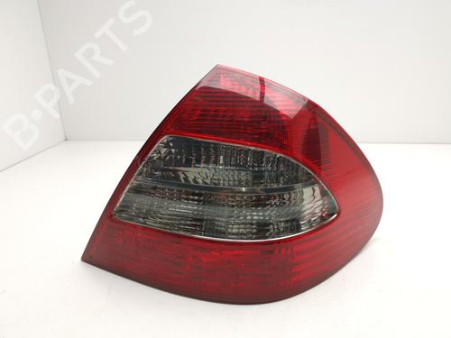 Used Right taillight MERCEDES-BENZ E-CLASS (W211) [2002-2009]  28994261
