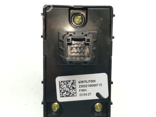 Right front window switch KIA CEED (CD) 1.6 CRDi 136 | BP39443619I26 - Image 2
