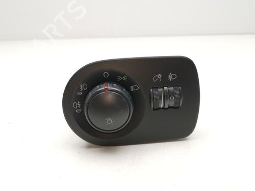 Used Headlight switch SEAT LEON (1P1) [2005-2013]  28978343