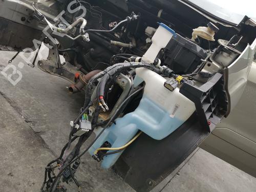 Used Windscreen washer tank Windscreen washer tank FORD TOURNEO COURIER B460 MPV 1.0 EcoBoost (100 hp) 40218142 40218142