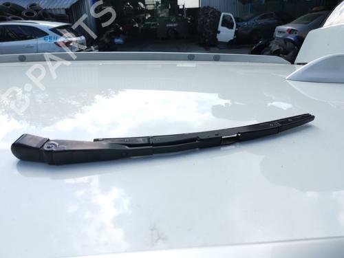 Used Rear windshield wiper arm HONDA CR-V IV (RM_) 1.6 i-DTEC (RE6) (120 hp) 28980727