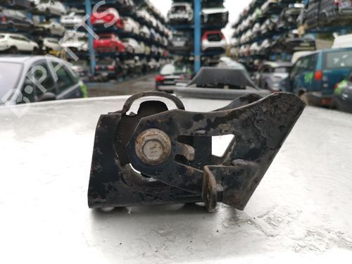 Used Engine mount TOYOTA AURIS (_E18_) 1.4 D-4D (NDE180_, NDE180R) (90 hp) 28982199