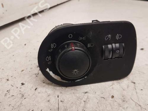 Used Headlight switch SEAT LEON (1P1) [2005-2013]  28977892