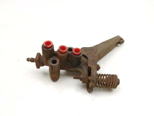 Used Brake master cylinder Brake master cylinder FORD RANGER (ET) 2.5 TDCi 4x4 (143 hp) 40179909 40179909