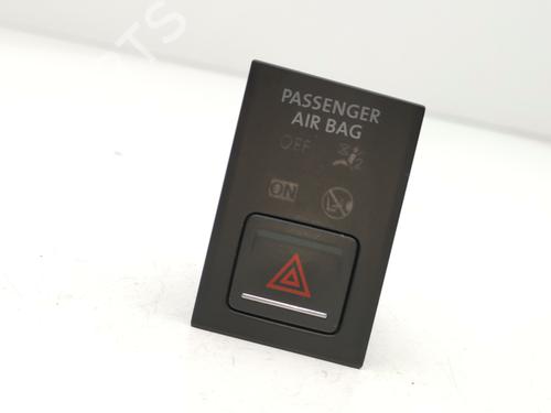 Used Warning switch VW GOLF VII (5G1, BQ1, BE1, BE2) [2012-2021]  28979056
