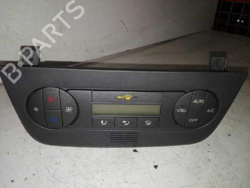 Used Climate control FORD FIESTA V (JH_, JD_) 1.6 TDCi (90 hp) 28997945