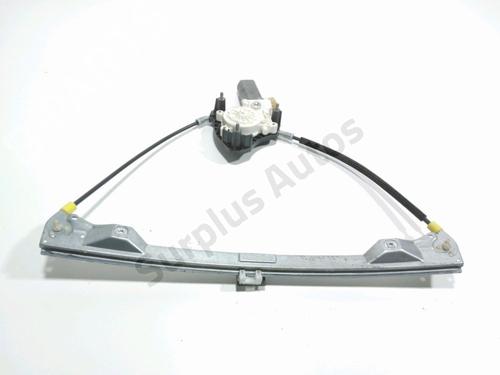 Lève-vitre avant gauche RENAULT CLIO II (BB_, CB_) 1.2 16V (BB05, BB0W, BB11, BB27, BB2T, BB2U, BB2V, CB05,... (75 hp) 30269288