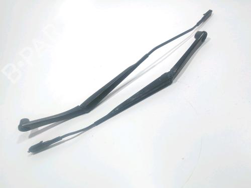 Used Front windshield wiper arm RENAULT KOLEOS I (HY_) 2.0 dCi 4x4 (HY0K) (150 hp) 28271716