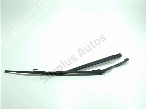 Used Front windshield wiper arm Front windshield wiper arm 37413601 37413601