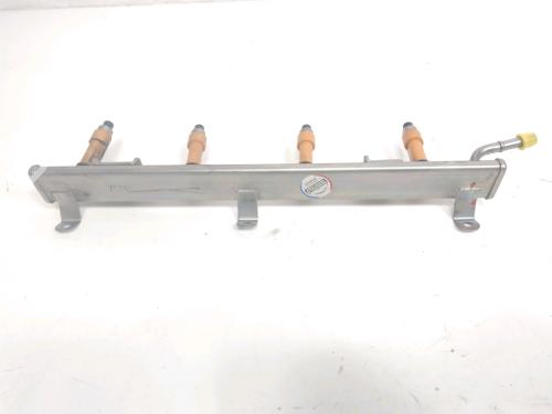 Used Injection rail Injection rail SUZUKI SWIFT III (MZ, EZ) 1.3 (RS413, ZC11S) (92 hp) 37763189 37763189