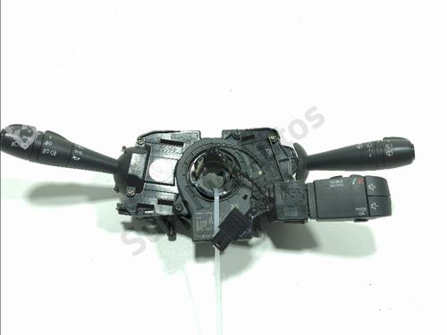 steering-wheel-controls-dacia-sandero-ii-2012-33034265 main image