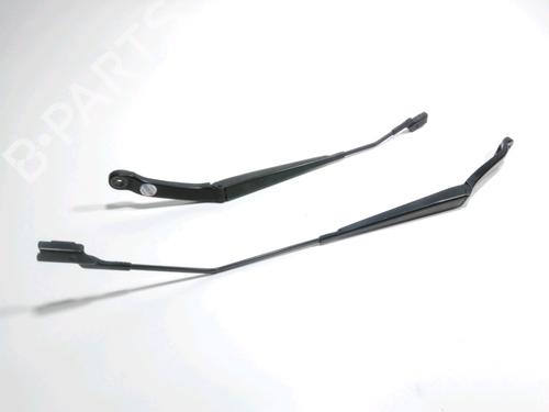 Front windshield wiper arm FIAT 500X (334_) 2.0 D Multijet 4x4 (334AXB22, 334AXD2B) | BP28271973C143 