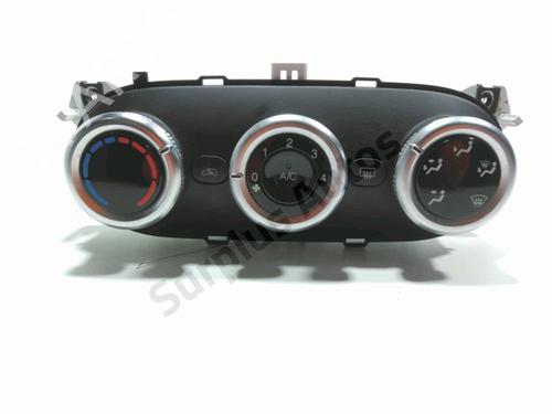 Used Climate control FIAT 500L (351_, 352_) 1.6 D Multijet (199LYD1B) (105 hp) 28228271