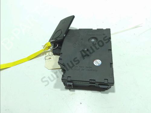 Used Card reader Card reader RENAULT CLIO IV (BH_) 0.9 TCe 90 (BHNF, BHMA, BHMH, BHJK, BHJR) (90 hp) 33111902 33111902