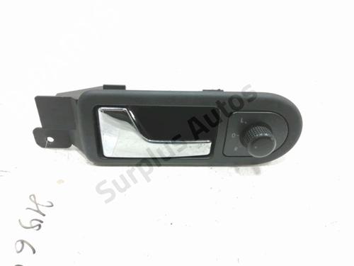 Used Front left interior door handle VW BORA Variant (1J6) 1.9 TDI (130 hp) 30996486