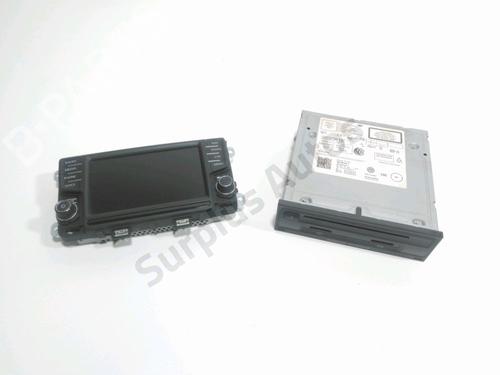 Radio VW POLO V (6R1, 6C1) 1.4 TDI (75 hp) 29579788