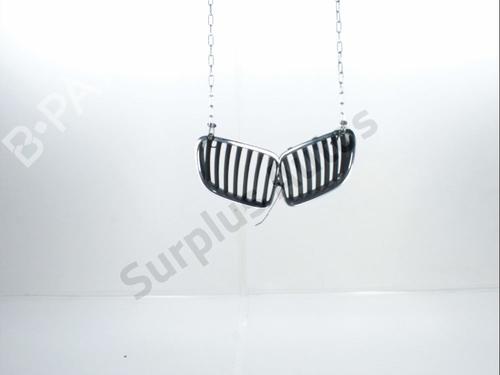Used Grille Grille 28235566 28235566
