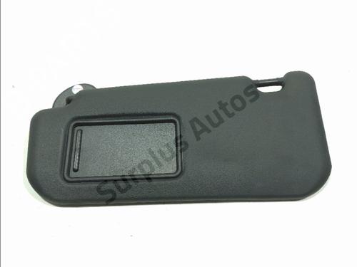 left-sun-visor-toyota-c-hr-_x1_-2016-33160423 main image