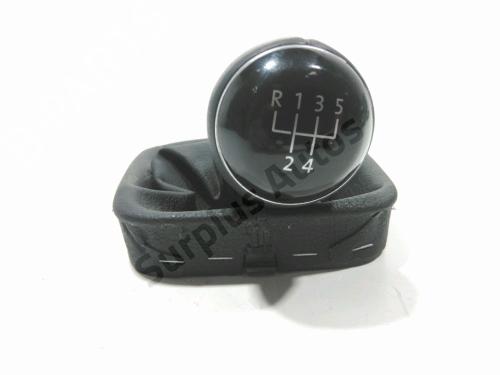 Used Shift knob Shift knob VW POLO V (6R1, 6C1) 1.4 TDI (90 hp) 40620535 40620535