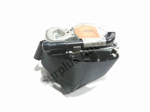 front-right-seatbelt-renault-kadjar-ha_-hl_-2015-39118060 main image