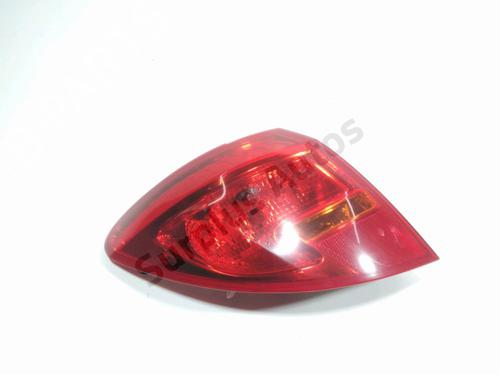 Feu arrière droit OPEL MERIVA B MPV (S10) 1.4 (75) (120 hp) 31327267