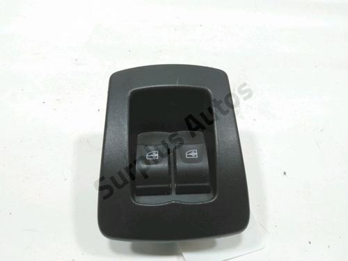 Used Left front window switch DACIA SANDERO II 1.5 dCi (90 hp) 30999089