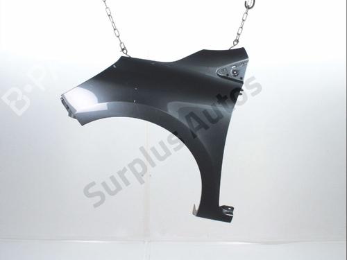 Used Left front fenders Left front fenders 37681257 37681257