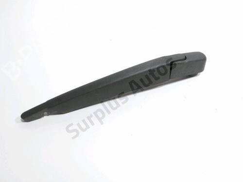 Used Rear windshield wiper arm RENAULT CAPTUR I (J5_, H5_) 1.5 dCi 90 (J5N4, J5M5, J5MW, J5M6, J5AL, J5AJ) (90 hp) 30869626