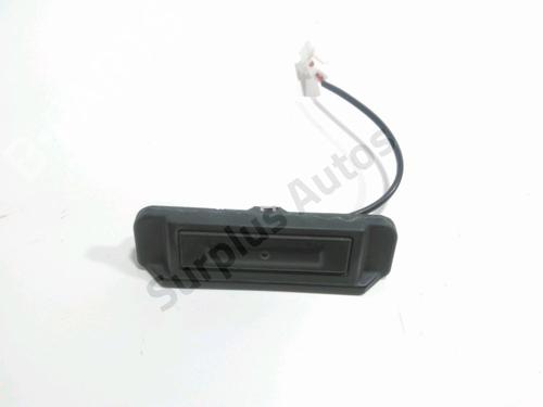 Used Tailgate handle HYUNDAI i20 III (BC3, BI3) 1.0 T-GDI hybrid 48V (101 hp) 31040735