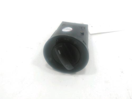 Used Headlight switch VW POLO IV (9N_, 9A_) 1.4 TDI (75 hp) 30989045