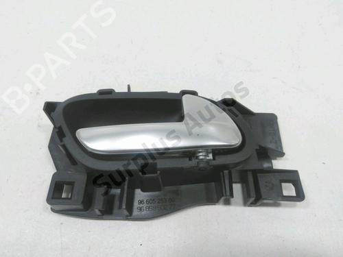 Used Front right interior door handle Front right interior door handle 37457654 37457654