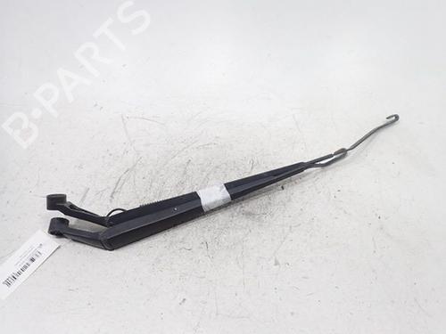 Used Front windshield wiper arm Front windshield wiper arm 37789868 37789868