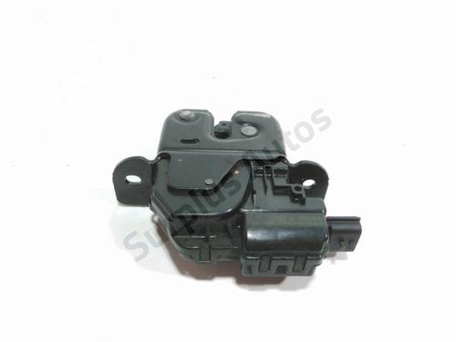 Used Tailgate lock RENAULT MEGANE III Hatchback (BZ0/1_, B3_) 1.5 dCi (106 hp) 30313246