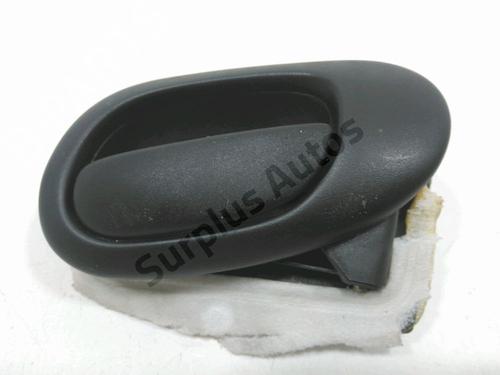 Used Front right interior door handle Front right interior door handle PEUGEOT 206 SW (2E/K) 1.4 HDi (68 hp) 30996276 30996276