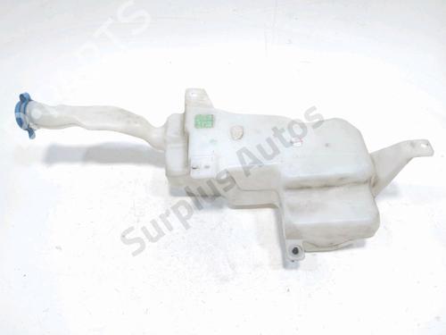 Used Windscreen washer tank Windscreen washer tank 39195589 39195589