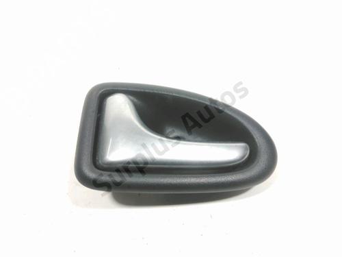 Venstre bagtil invendig håndtag RENAULT CLIO II (BB_, CB_) 1.2 16V (BB05, BB0W, BB11, BB27, BB2T, BB2U, BB2V, CB05,... (75 hp) 29859007