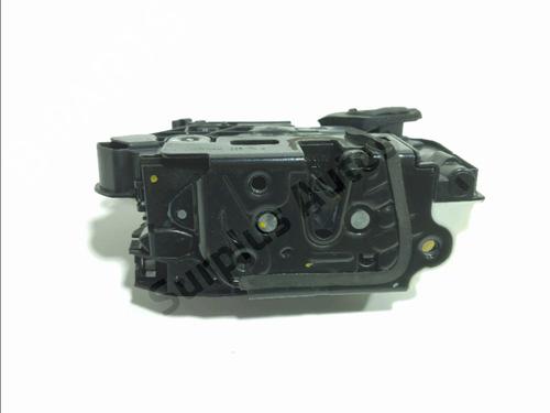 front-right-lock-skoda-fabia-iii-nj3-2014-2015-2016-2017-2018-2019-2020-2021-33333732 main image