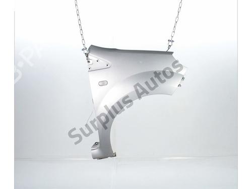 Used Right front fenders Right front fenders RENAULT TWINGO II (CN0_) 1.5 dCi (CN0E) (64 hp) 33903917 33903917