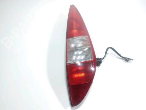 Used Right taillight FORD MONDEO III Turnier (BWY) 2.0 16V TDDi / TDCi (115 hp) 28268633