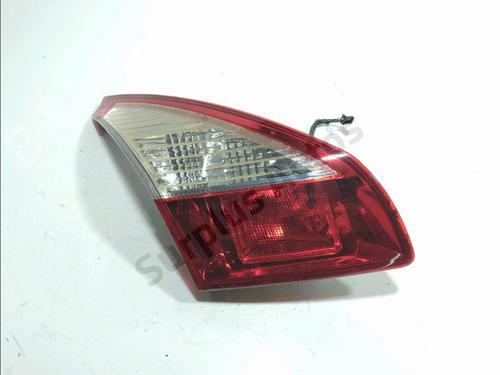 left-tailgate-light-renault-megane-iii-hatchback-bz01_-b3_-2008-32488811 main image