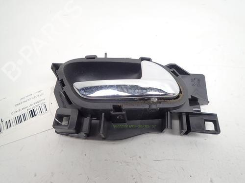 Used Front right interior door handle Front right interior door handle 30995995 30995995