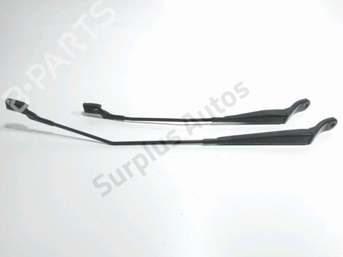 Used Front windshield wiper arm CITROËN C3 III (SX) 1.5 BlueHDi 100 (SXYHYP, SXYHTU) (102 hp) 30608377