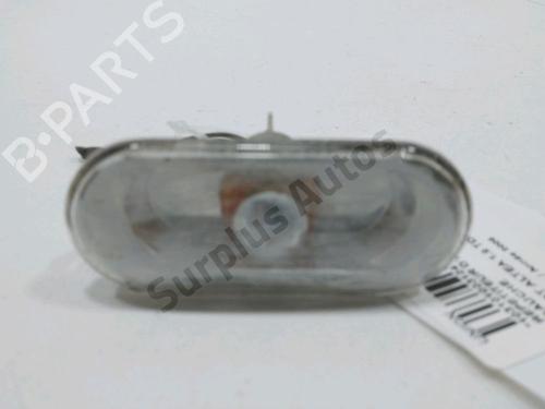 Used Left side indicator SEAT ALTEA (5P1) 1.9 TDI (105 hp) 31005576
